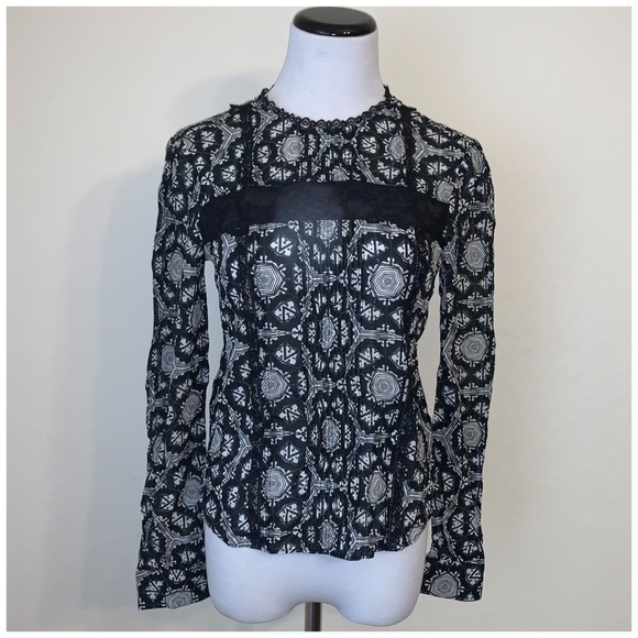 Alice + Olivia Angeline Top in Hexagon Shell (see description, missing button) - Picture 2 of 10